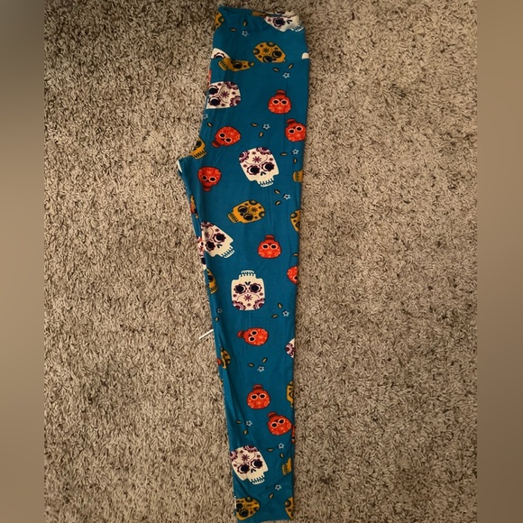 LIKE NEW RARE Lularoe Sugar Skull Leggings - Picture 2 of 3